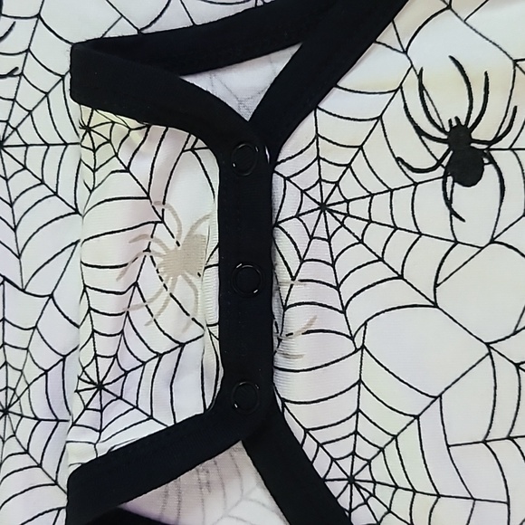 Kyte BABY Spider Web Long Sleeve Bodysuit 6-12m Halloween - Picture 5 of 5